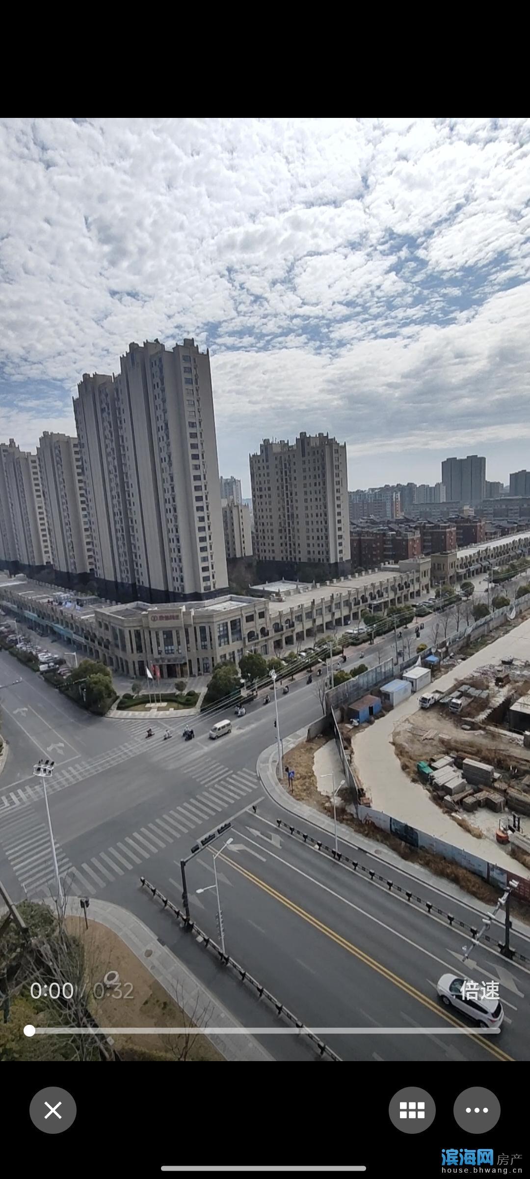 港利景园黄金楼层122平米 纯新毛坯房送轿车位 售价89.8万.