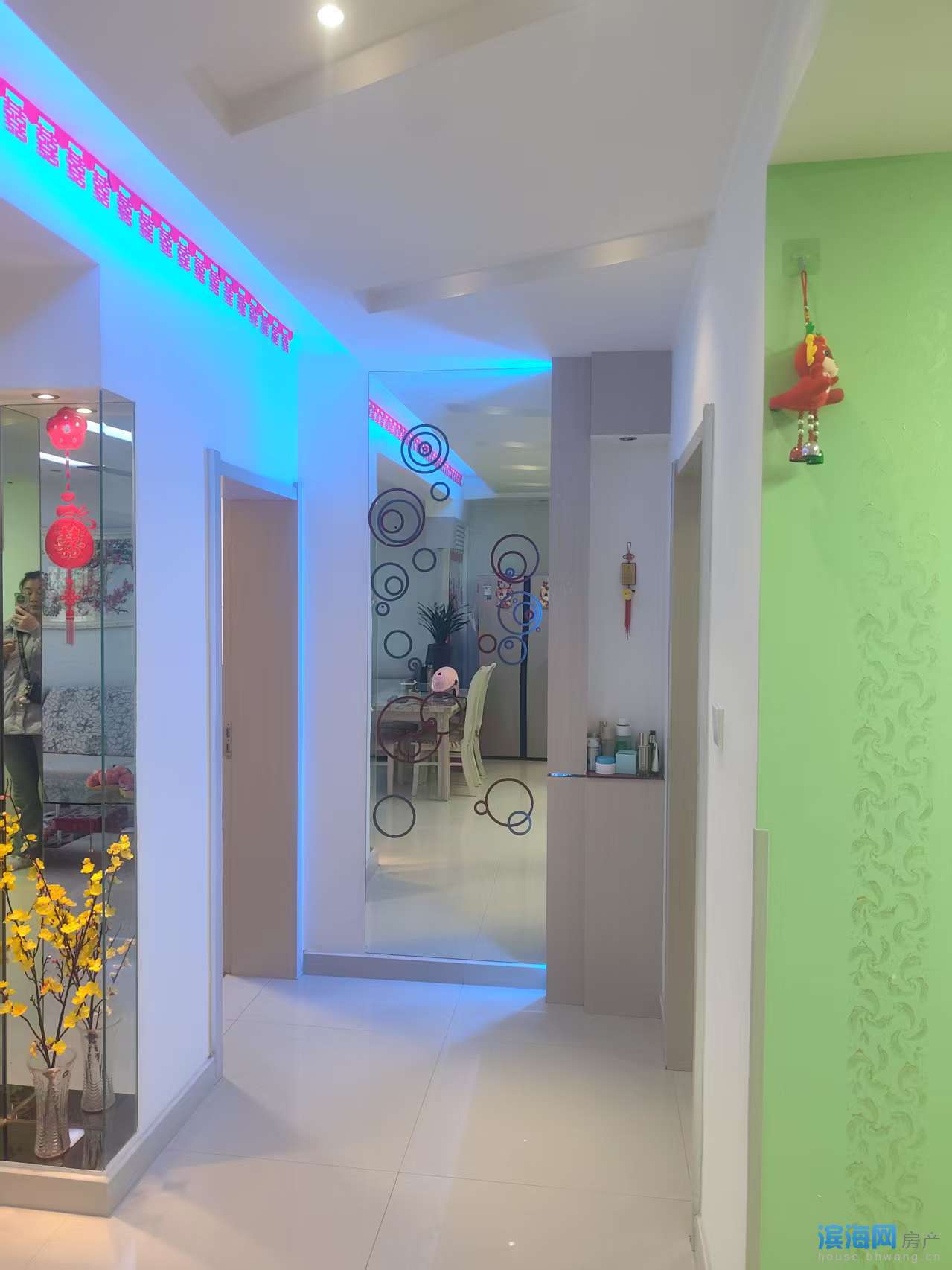 新建滨中校区房，清华苑钻石二楼精致装修拎包即住送车库，满5年，只要82.8万