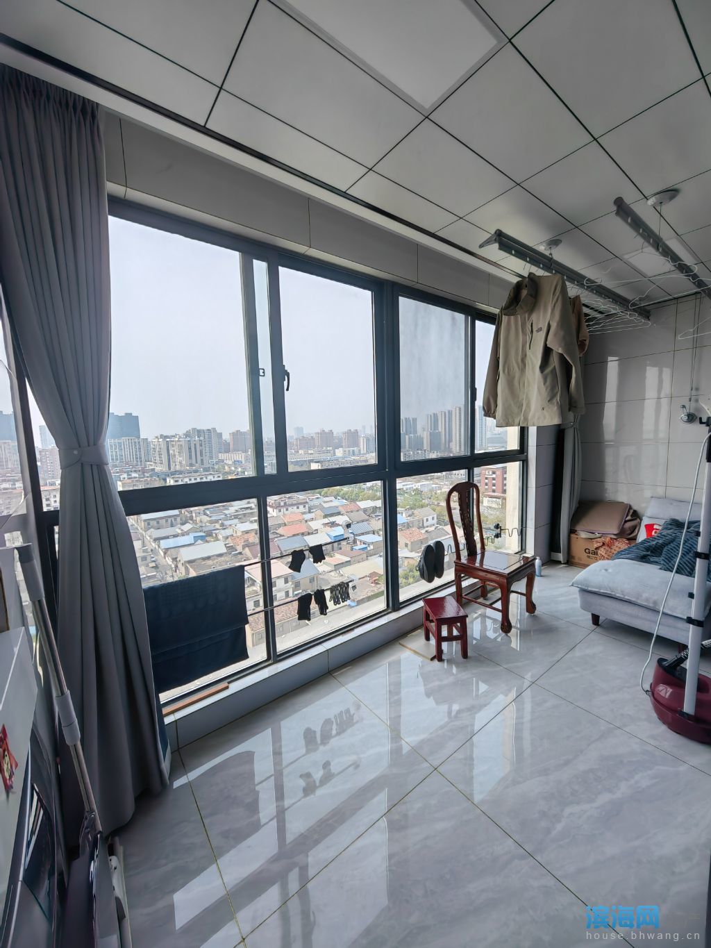 香坎家园 新建滨中校区房，前排精装三房送车位产证包二年，大阳台落地窗，76.8万