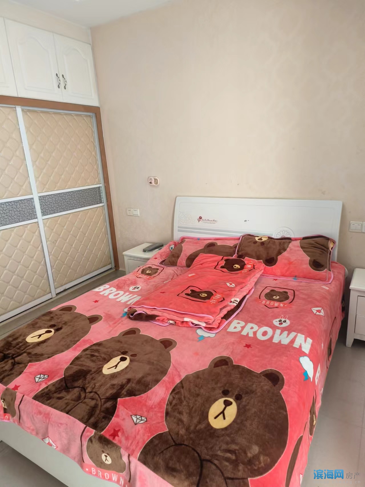 出租 电梯房 友创滨河湾 单身公寓 1室1厅1卫 拎包即住 可以月付款价格面议.