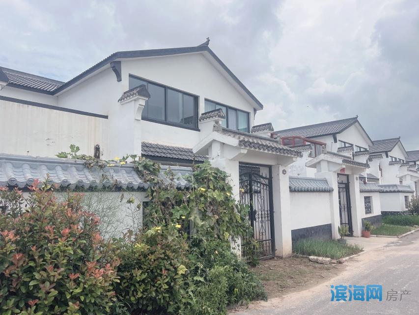 出售友渔新农村小区4室2厅2卫175平米38万住宅