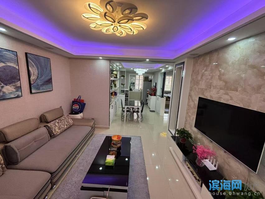 体育馆对面，永宁富康路学区，豪装两房，东边户，满五年税费少，看房方便