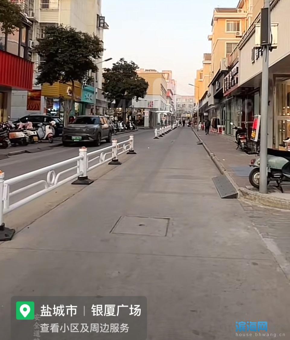 出租银厦广场56平米10000元/月商铺